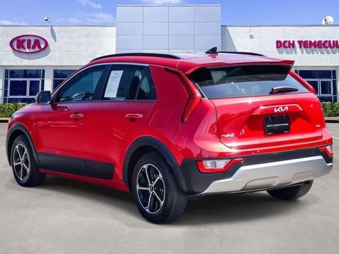 Certified 2024 Kia Niro EX FWD image 6