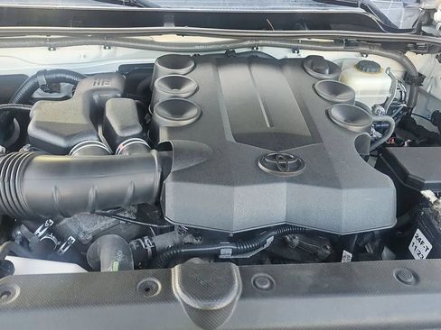 Used 2016 Toyota 4Runner Limited AWD/4WD image 5