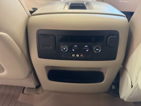 Used 2016 GMC Yukon XL Denali w/ Open Road Package AWD/4WD image 27