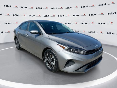 Certified 2024 Kia Forte LXS w/ LXS Technology Package FWD image 1