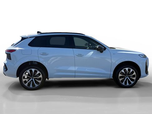 New 2026 Audi Q3 quattro 2.0T AWD/4WD image 6