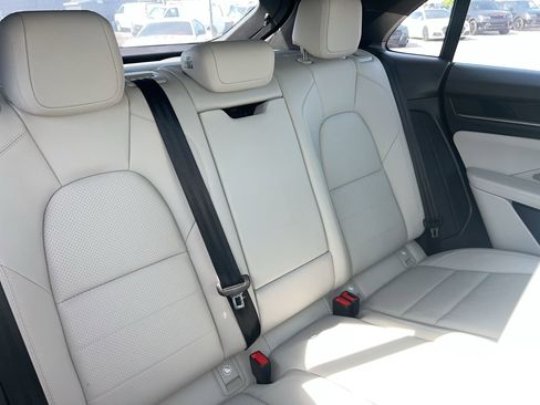 Used 2025 Porsche Macan Electric w/ Premium Package image 17