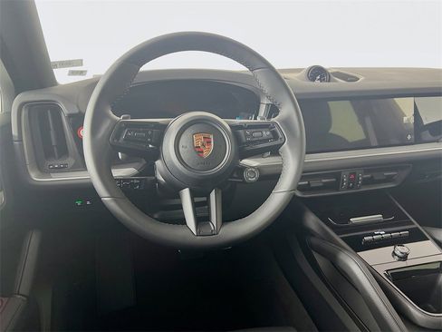 New 2026 Porsche Cayenne S image 25