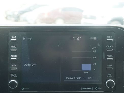 Used 2022 Toyota Highlander XLE AWD/4WD image 12