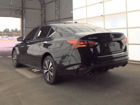 Used 2021 Nissan Altima 2.5 SV w/ SV Premium Package AWD/4WD image 8