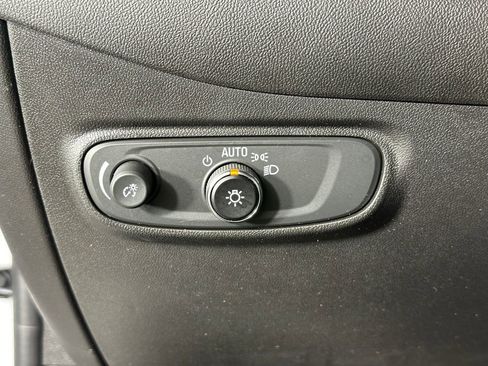 Used 2023 Chevrolet Equinox LT AWD/4WD image 23