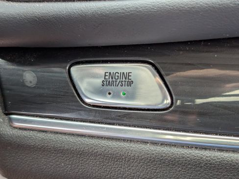 Used 2019 Buick Enclave Essence AWD/4WD image 27