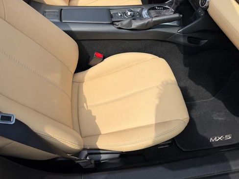 Used 2016 MAZDA MX-5 Miata Grand Touring image 18