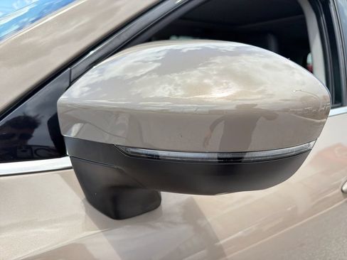 Certified 2024 Nissan Pathfinder Platinum FWD image 17