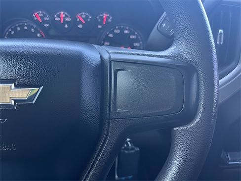 Used 2020 Chevrolet Silverado 1500 Custom w/ Custom Value Package image 17