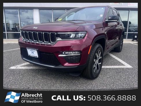 Used 2025 Jeep Grand Cherokee Limited AWD/4WD image 1