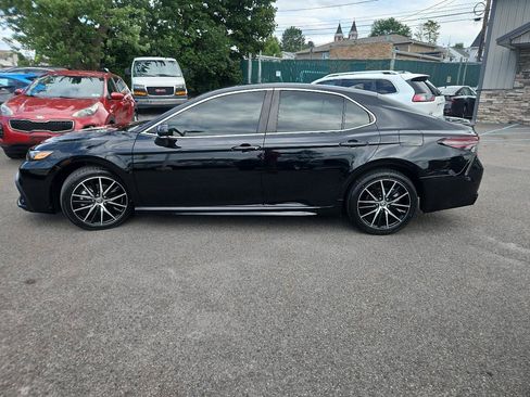 Used 2023 Toyota Camry SE FWD image 6