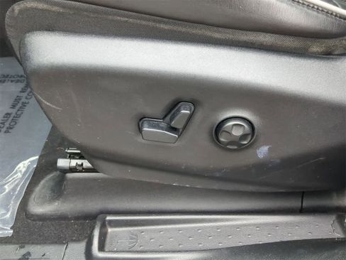 Certified 2019 Chrysler Pacifica Limited w/ S Appearance Package image 25