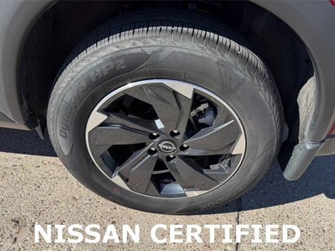 Certified 2025 Nissan Rogue SV image 18