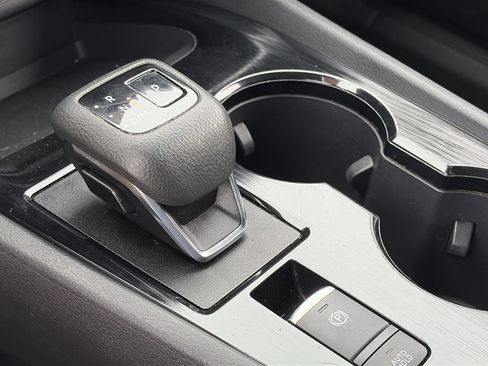 Used 2023 Nissan Rogue SV FWD image 28