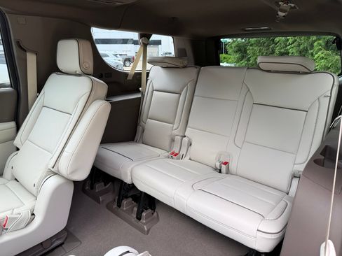 New 2026 GMC Yukon XL Denali w/ Denali Reserve Package AWD/4WD image 29