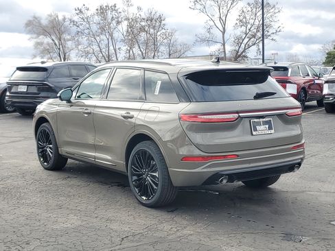 New 2026 Lincoln Corsair Premiere image 3