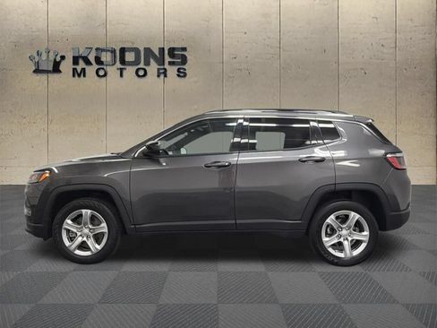 Used 2023 Jeep Compass Latitude AWD/4WD image 4