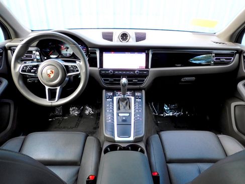 Used 2021 Porsche Macan S AWD/4WD image 9