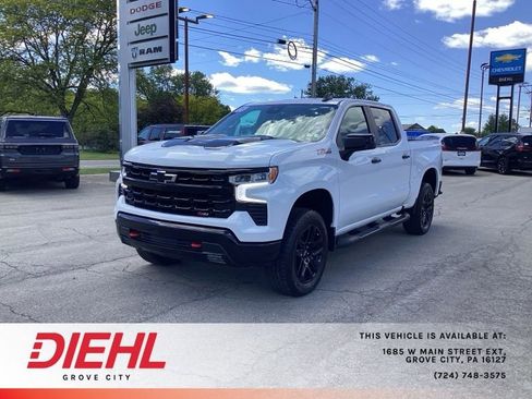 Used 2025 Chevrolet Silverado 1500 LT Trail Boss AWD/4WD image 3