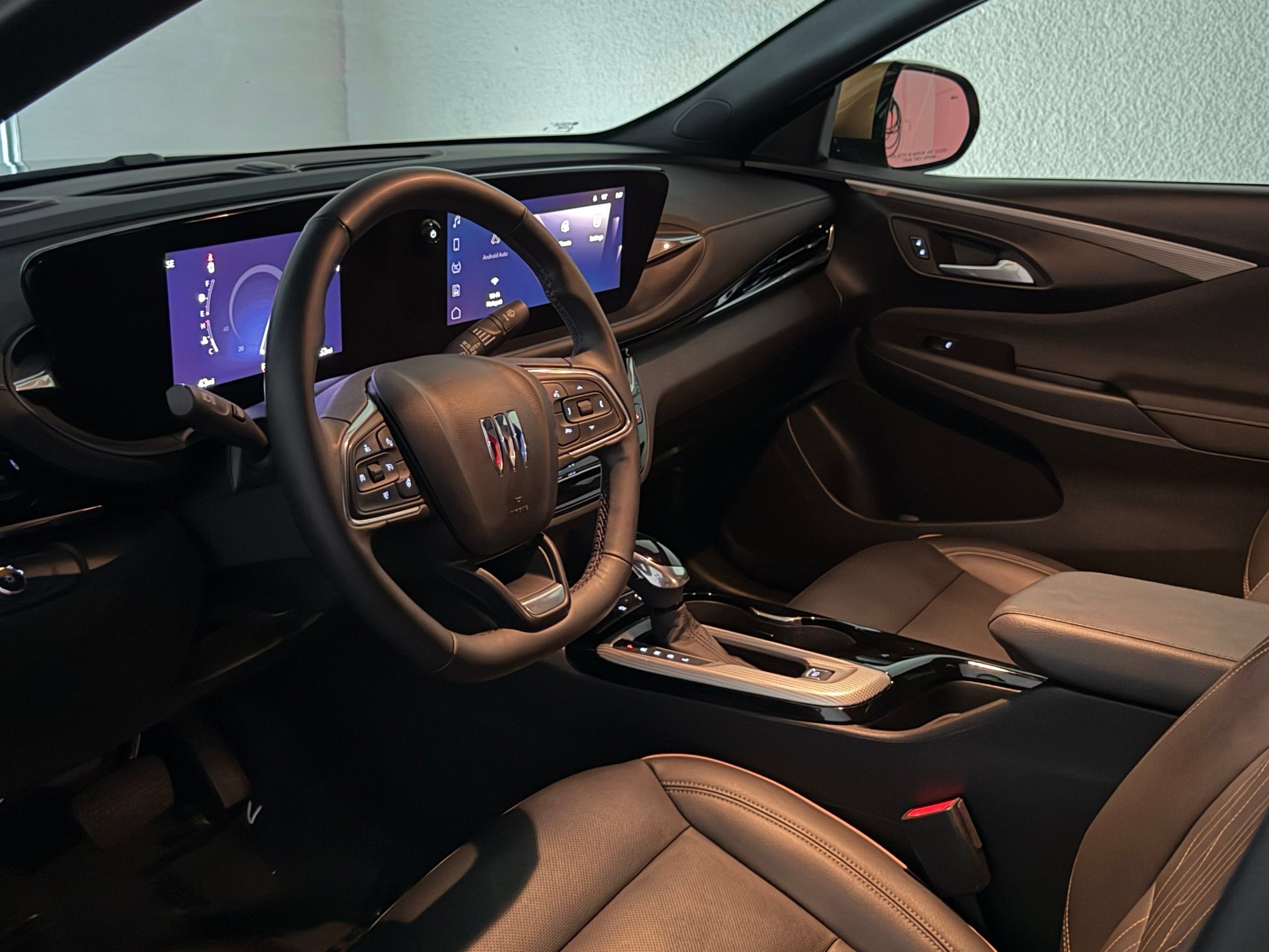 Used 2025 Buick Envista Avenir FWD image 47