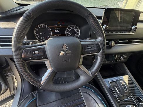 Used 2022 Mitsubishi Outlander ES AWD/4WD image 10