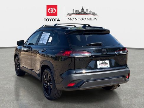 Used 2024 Toyota Corolla Cross AWD Hybrid w/ Moonroof Package image 5