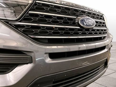 Used 2022 Ford Explorer XLT AWD/4WD image 30