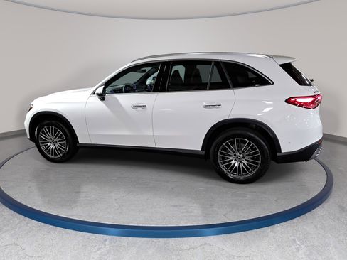 Used 2026 Mercedes-Benz GLC 300 4MATIC image 9
