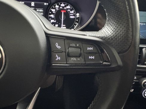 Used 2022 Alfa Romeo Giulia Ti image 25