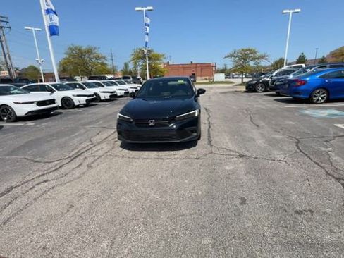 Used 2024 Honda Civic Sport image 3