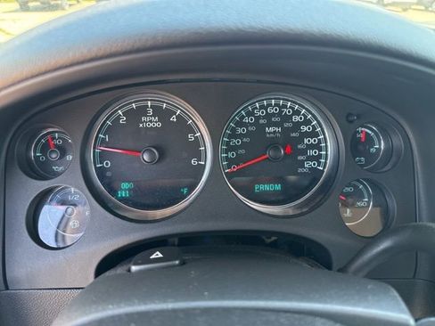 Used 2011 Chevrolet Tahoe LTZ AWD/4WD image 17