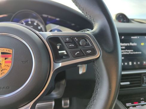 Used 2019 Porsche Cayenne S image 18