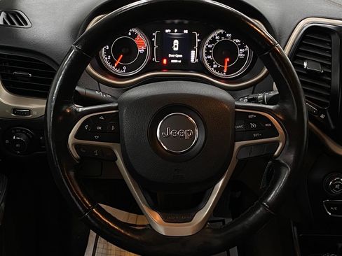 Used 2016 Jeep Cherokee Latitude w/ Cold Weather Group image 14