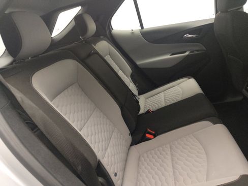 Used 2018 Chevrolet Equinox LS FWD image 19