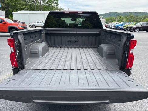 Used 2024 Chevrolet Silverado 1500 RST w/ Z71 Off-Road Package image 7
