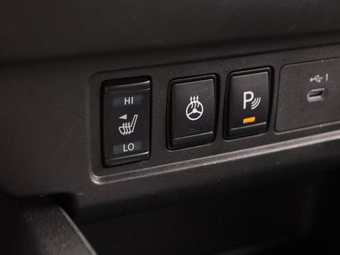 Certified 2025 Nissan Frontier SV w/ SV Convenience Package RWD image 20