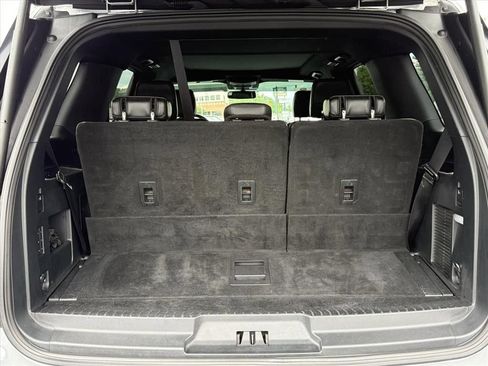Used 2020 Ford Expedition XLT w/ Equipment Group 202A AWD/4WD image 18