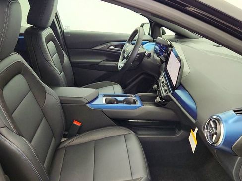 Used 2026 Chevrolet Equinox EV LT image 23