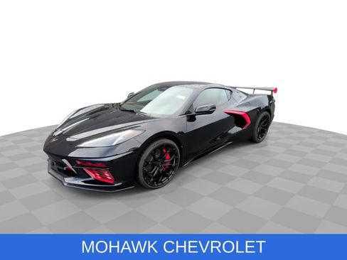 Used 2024 Chevrolet Corvette Stingray Preferred Cpe w/ Z51 Performance Package RWD image 4