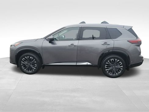 New 2026 Nissan Rogue Platinum image 3