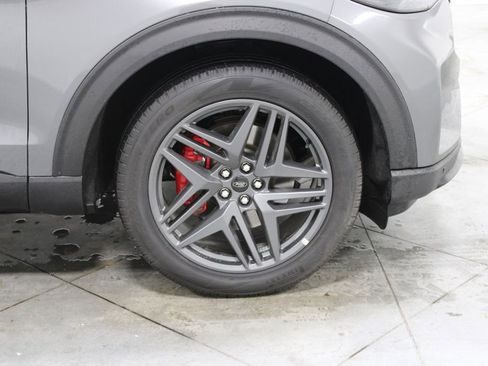 Used 2025 Ford Explorer ST-Line w/ ST-Line Street Pack image 12