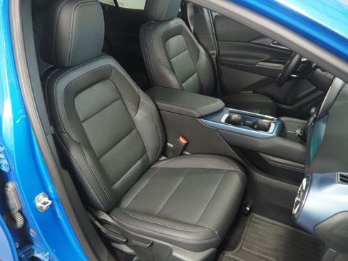 Used 2024 Chevrolet Equinox EV FWD LT w/ 2LT w/ LPO, All-Weather Mat Package image 2