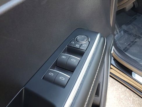 Used 2024 GMC Acadia Denali w/ Super Cruise Package image 17