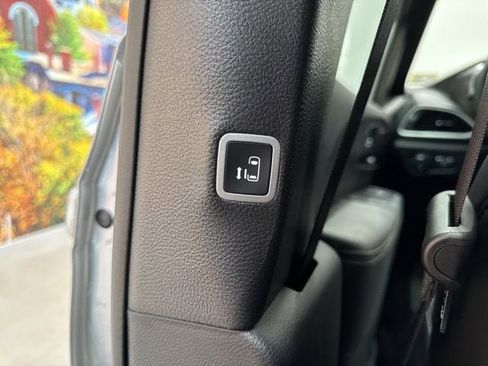 New 2026 Chrysler Pacifica Select w/ S Appearance Package image 39