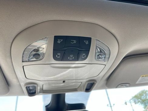 Used 2023 Chrysler Pacifica Limited FWD image 30