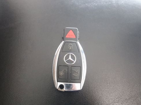 Used 2011 Mercedes-Benz S 550 4MATIC image 23