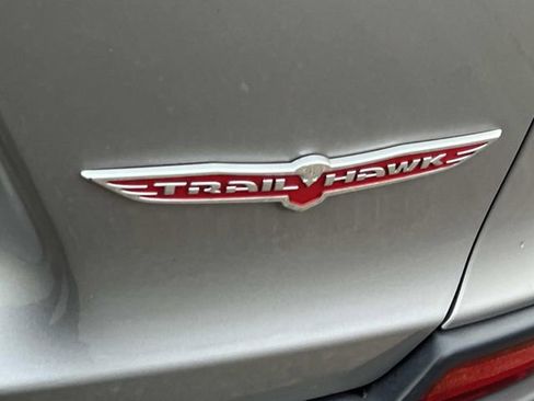 Used 2020 Jeep Cherokee Trailhawk w/ Cold Weather Group image 13