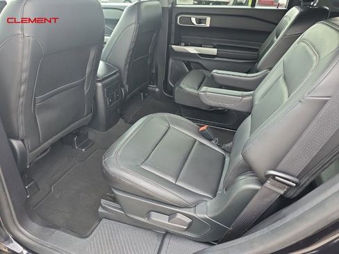 Used 2022 Ford Explorer XLT w/ Equipment Group 202A image 14