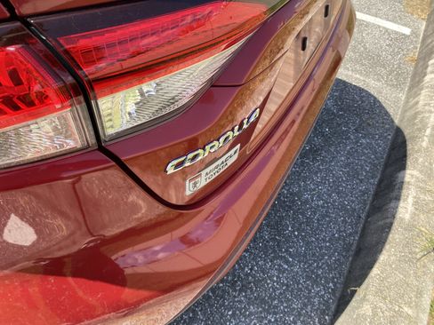 Used 2021 Toyota Corolla LE FWD image 22